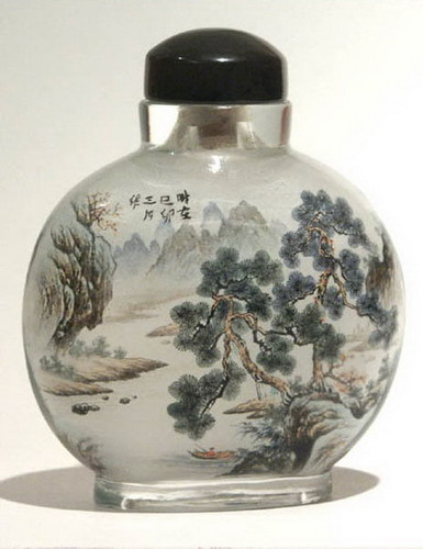 beautiful snuff bottle